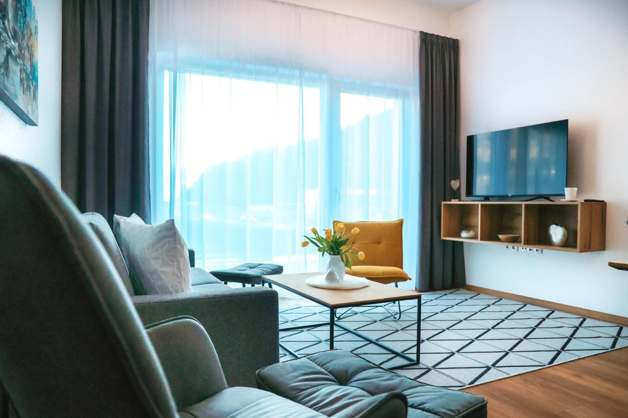 Alpenluxus Presents - Marias Zillertalblick With Roof Terrace, 3 Bedrooms & Parking Space Schlitters Luaran gambar